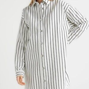Elegant Black and White Striped Long Sleeve Dress